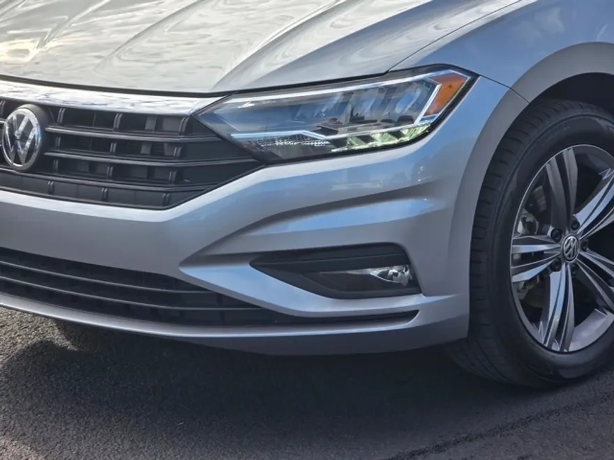 2019 Volkswagen Jetta R-Line photo 1