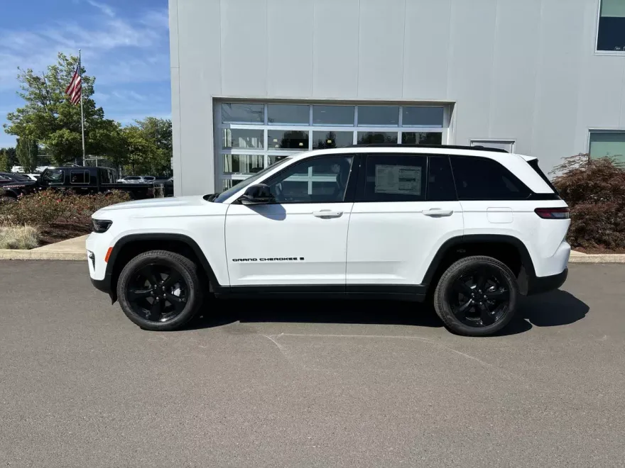 2025 Jeep Grand Cherokee Limited photo 1