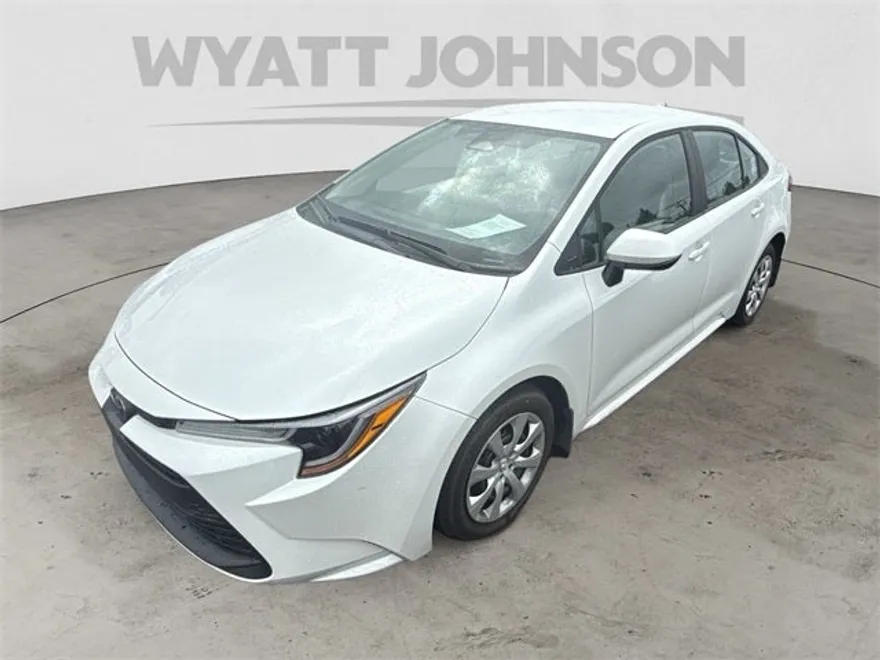2023 Toyota Corolla LE photo 1