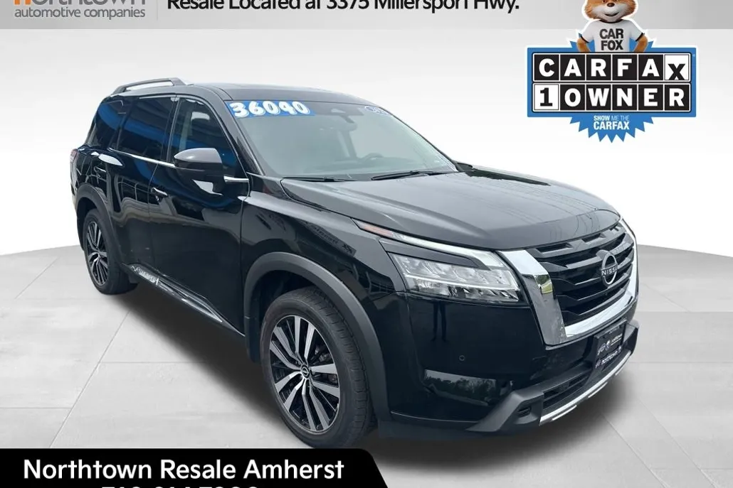 2023 Nissan Pathfinder Platinum photo 1