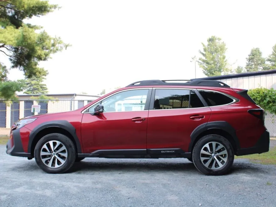 2023 Subaru Outback Premium photo 1