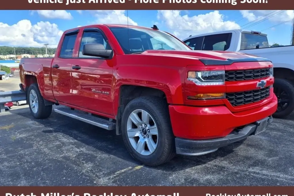 2019 Chevrolet Silverado 1500 Custom photo 1