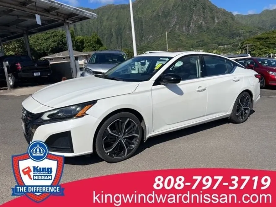 2024 Nissan Altima 2.5 SR photo 1