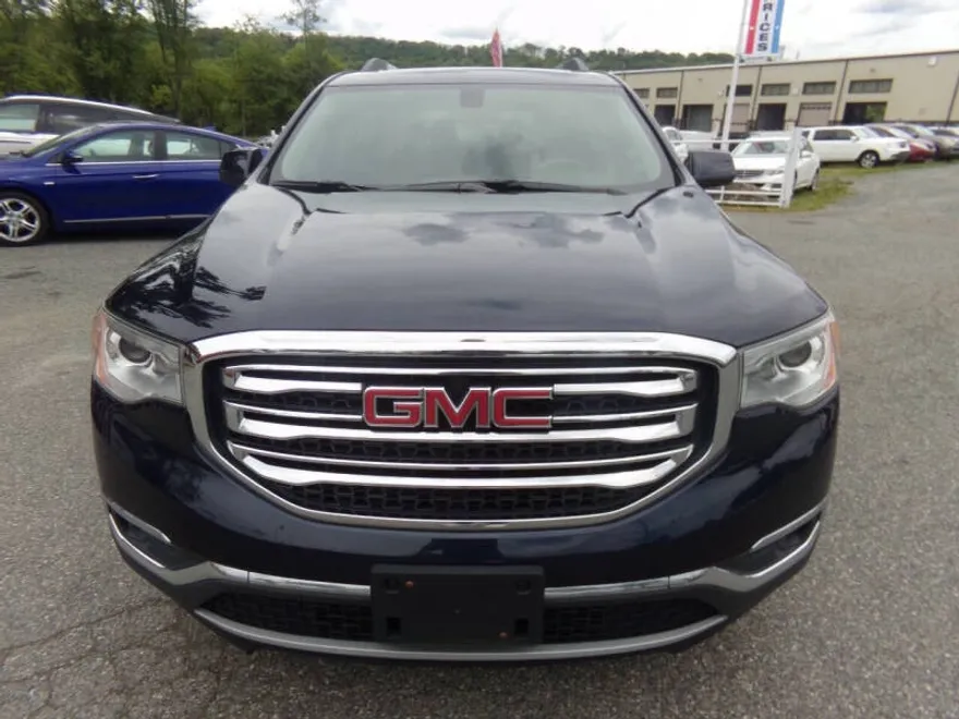 2017 Gmc Acadia SLE photo 1