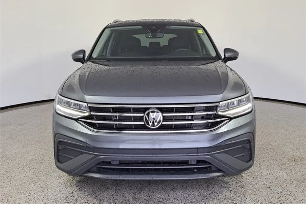 2022 Volkswagen Tiguan SE photo 1