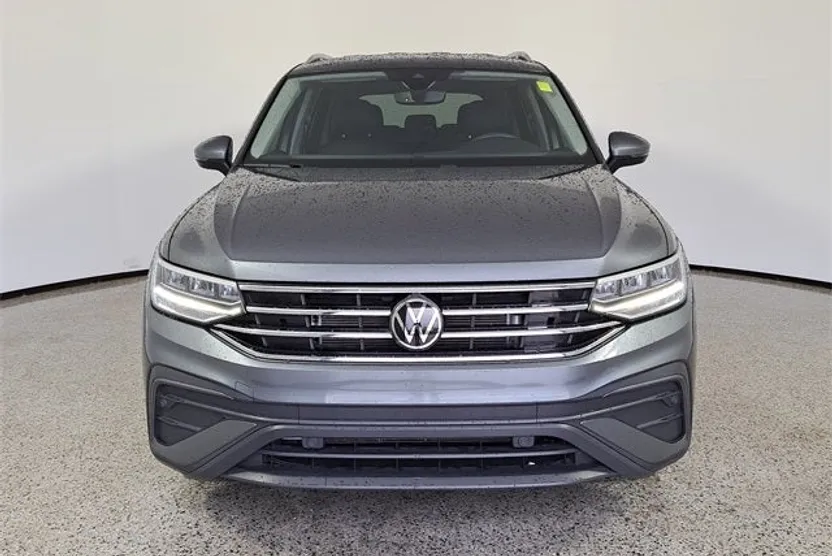 2022 Volkswagen Tiguan SE photo 1