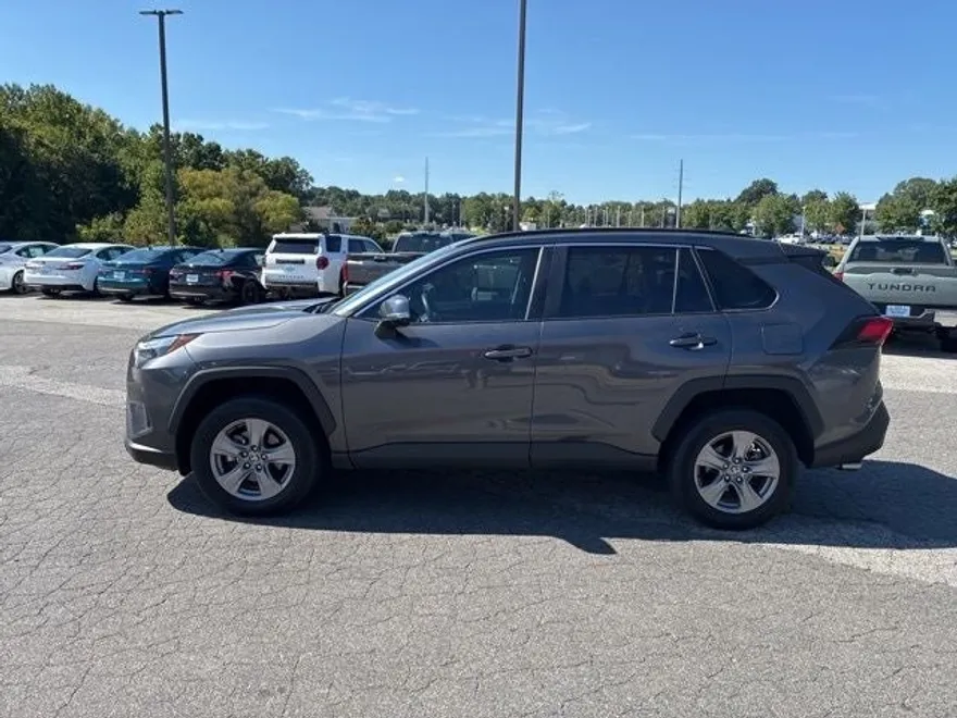 2024 Toyota RAV4 XLE photo 1