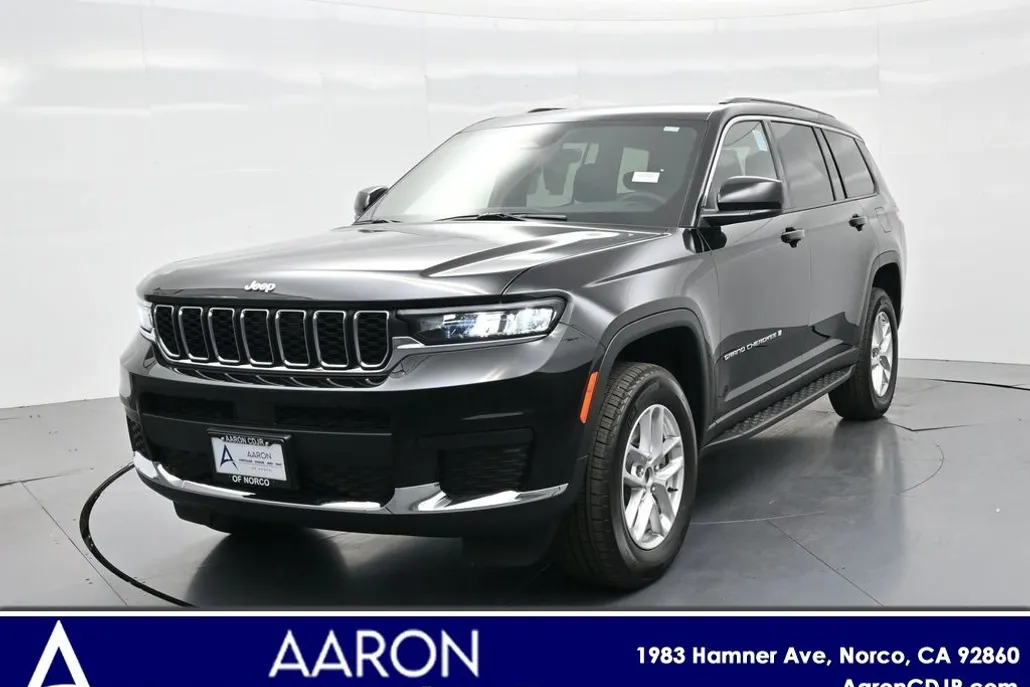 2025 Jeep Grand Cherokee Laredo X photo 1