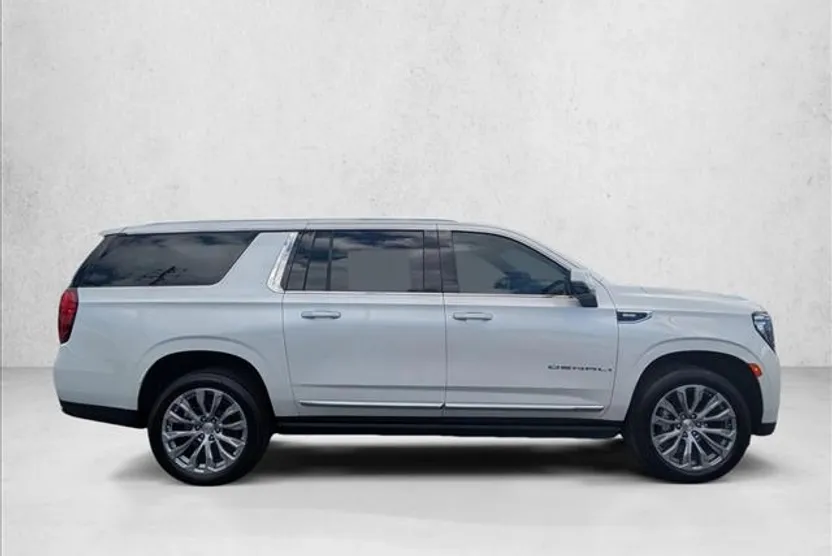 2021 Gmc Yukon XL Denali photo 1