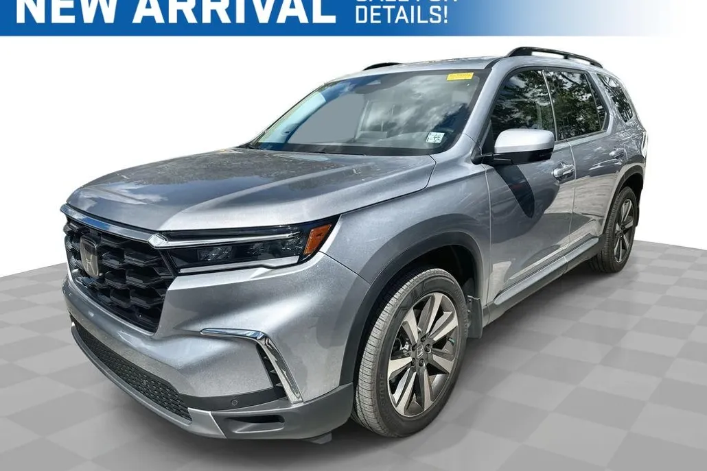 2024 Honda Pilot Touring photo 1