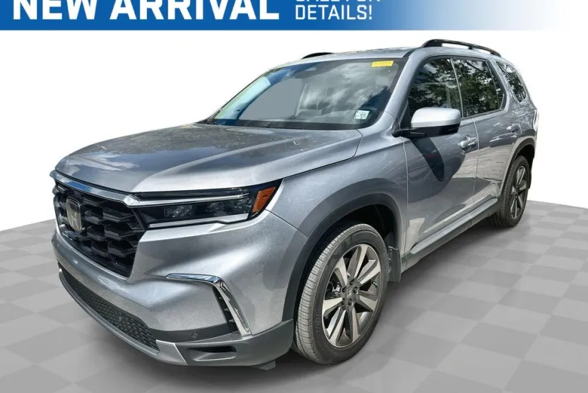 2024 Honda Pilot Touring photo 1