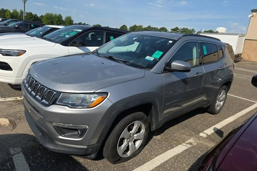 2020 Jeep Compass Latitude photo 1