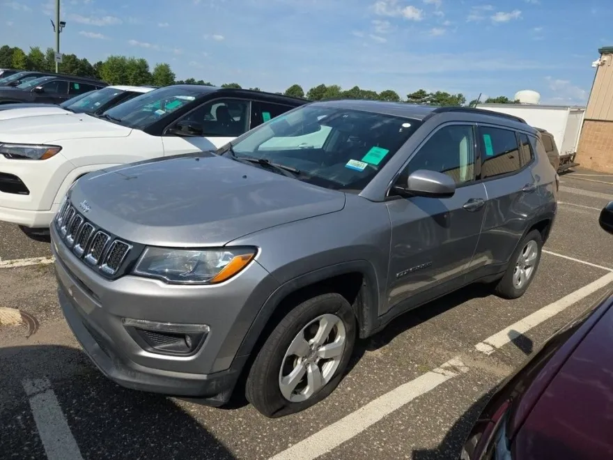 2020 Jeep Compass Latitude photo 1