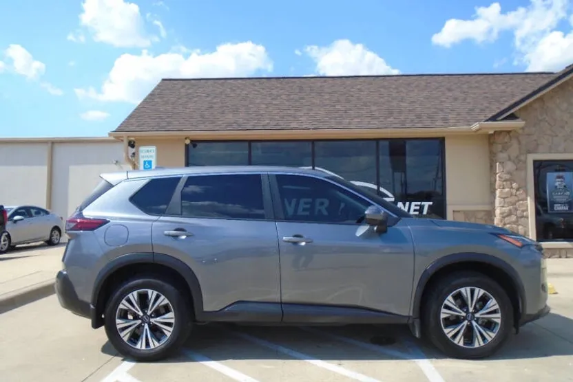 2023 Nissan Rogue SV photo 1