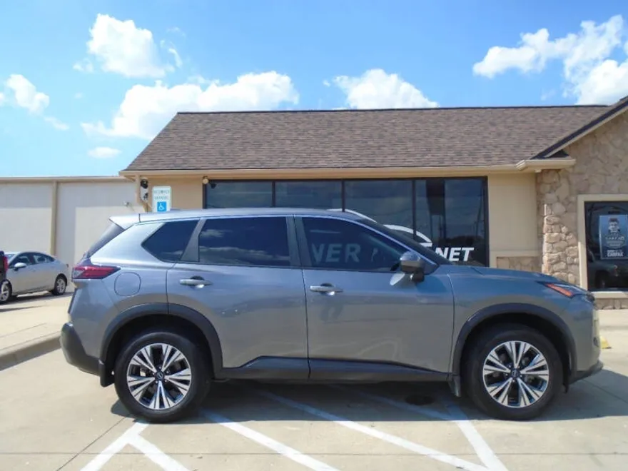 2023 Nissan Rogue SV photo 1