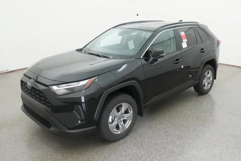 2025 Toyota RAV4 XLE photo 1