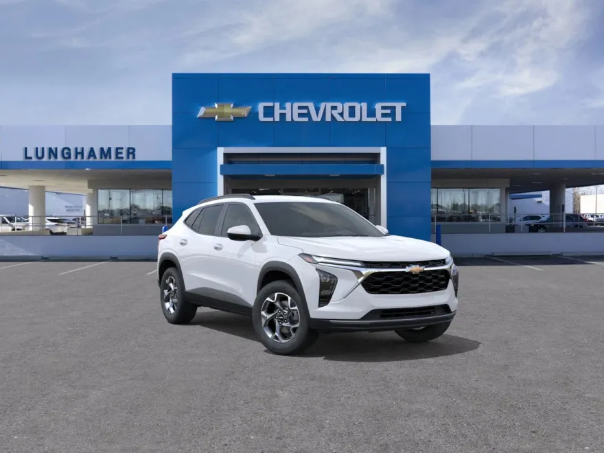 2025 Chevrolet Trax LT photo 1