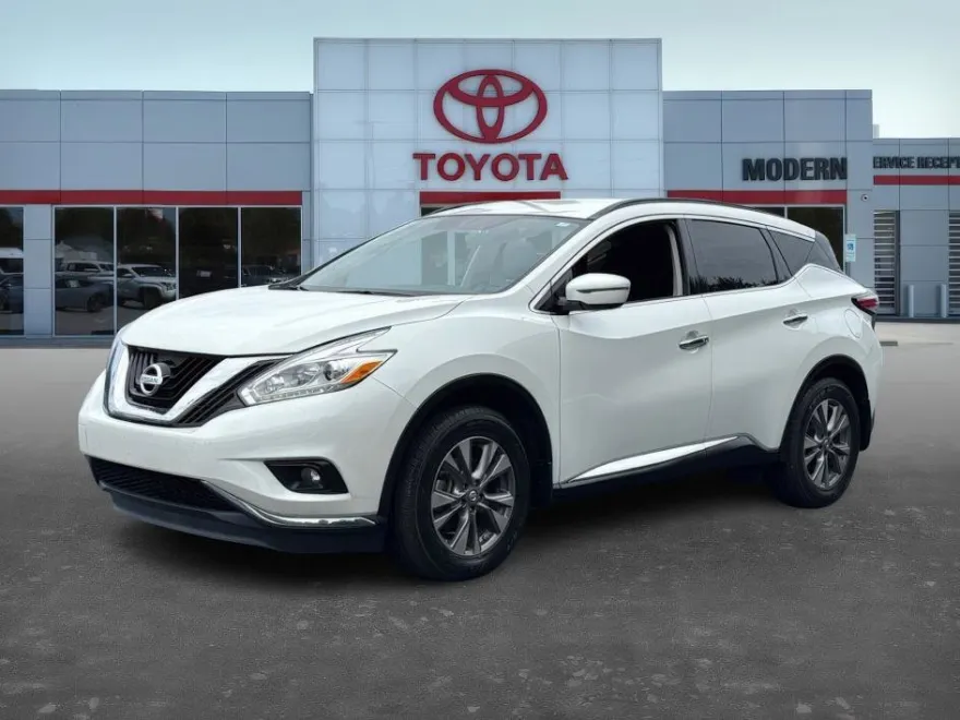 2017 Nissan Murano SV photo 1