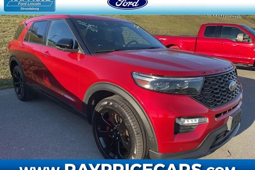2022 Ford Explorer ST photo 1