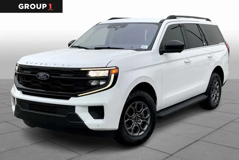 2025 Ford Expedition photo 1