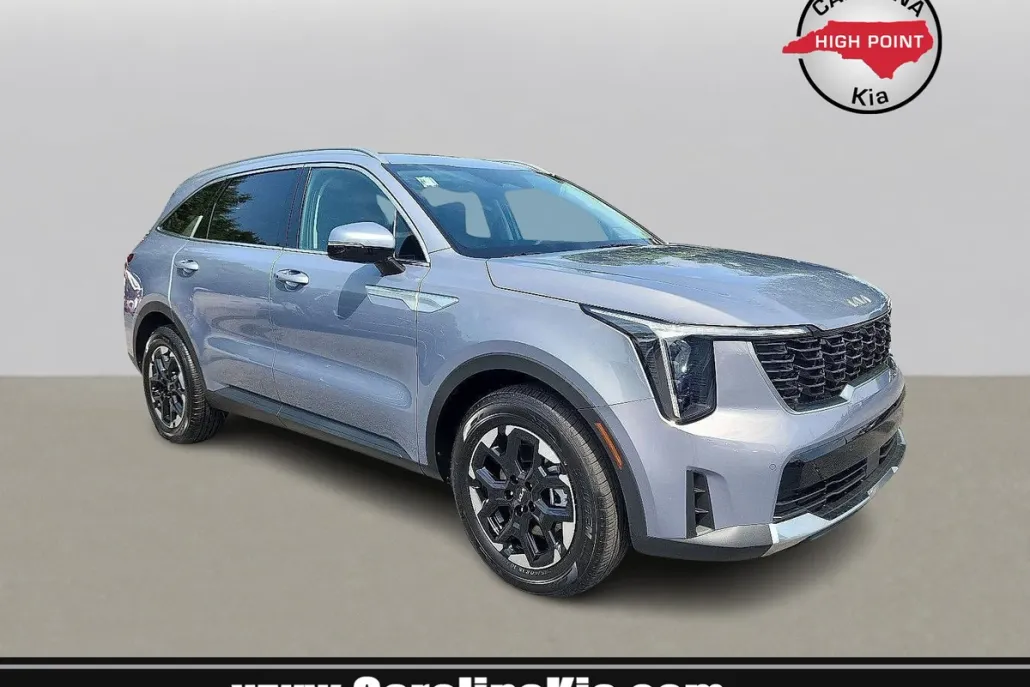2025 Kia Sorento S photo 1