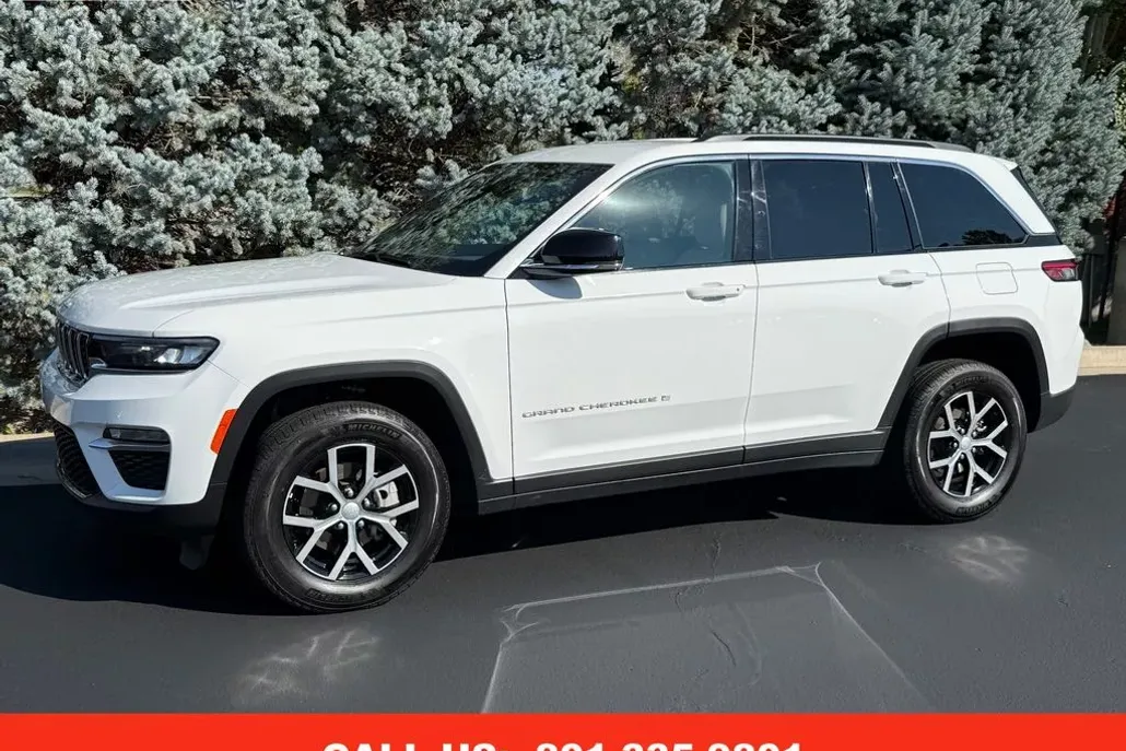 2024 Jeep Grand Cherokee Limited photo 1