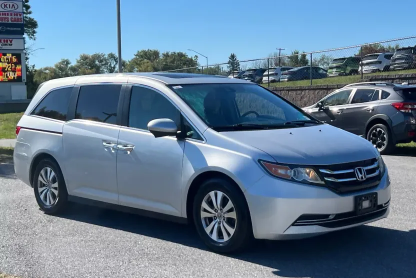2015 Honda Odyssey EX-L photo 1