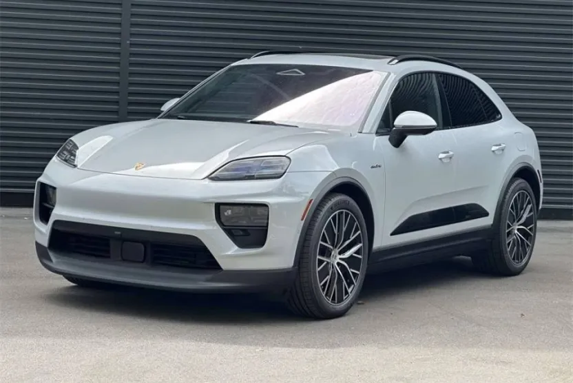 2025 Porsche Macan Electric photo 1