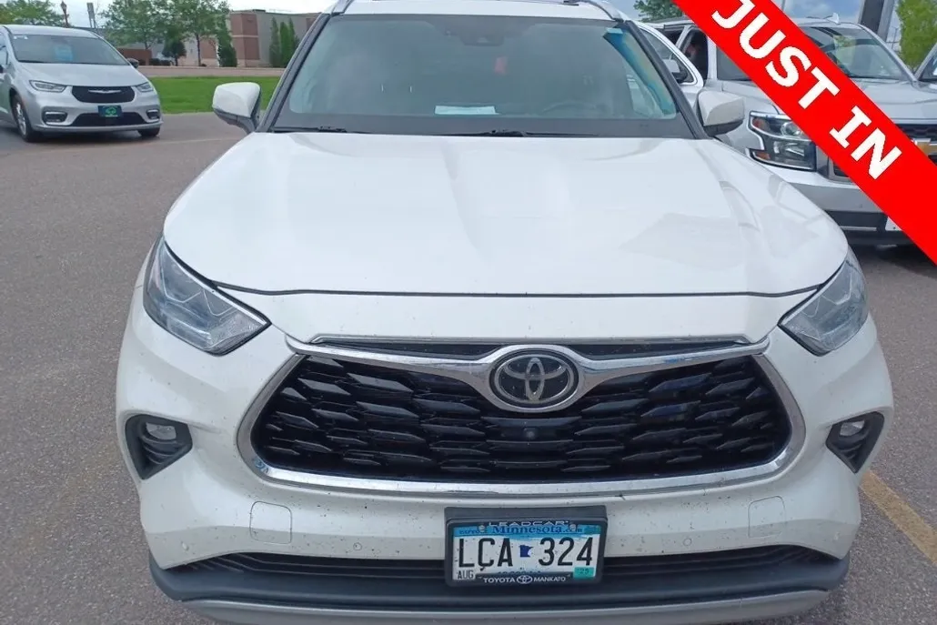 2021 Toyota Highlander Platinum photo 1