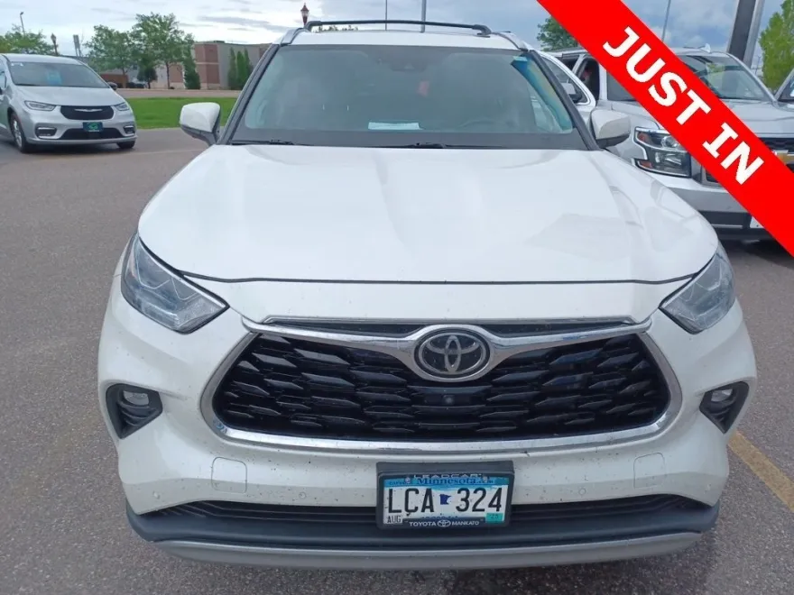 2021 Toyota Highlander Platinum photo 1