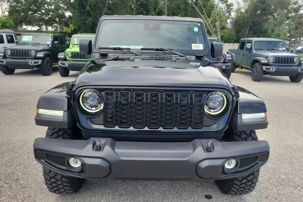 2025 Jeep Gladiator Willys photo 1