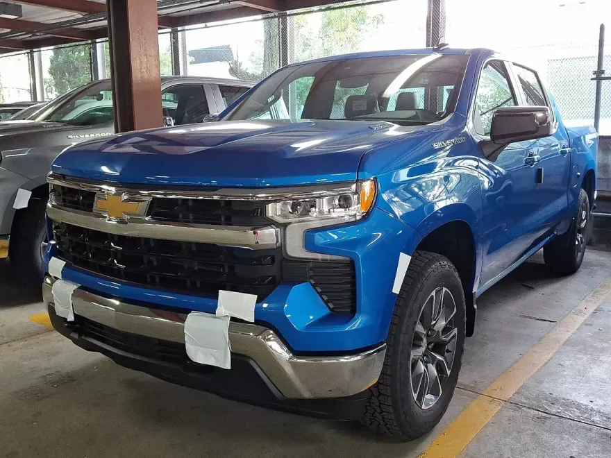 2026 Chevrolet Silverado 1500 LT photo 1