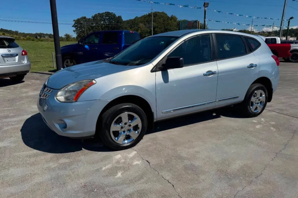 2013 Nissan Rogue S photo 1