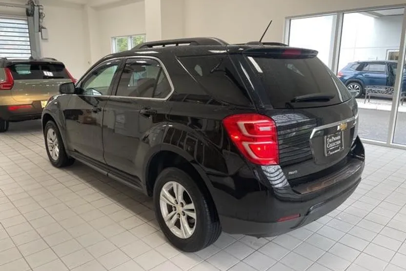 2016 Chevrolet Equinox LT photo 1