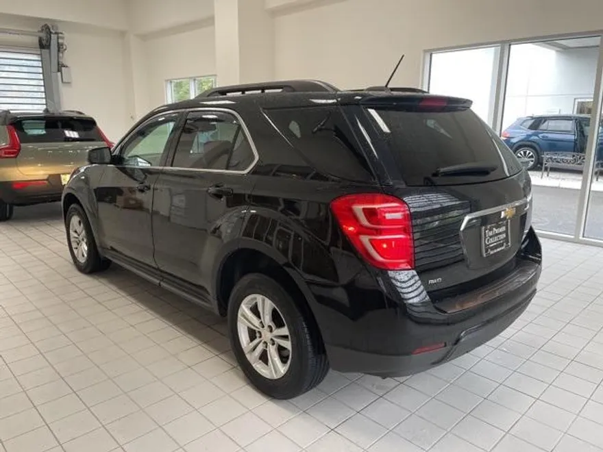 2016 Chevrolet Equinox LT photo 1