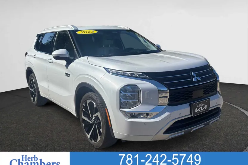 2023 Mitsubishi Outlander PHEV SEL photo 1