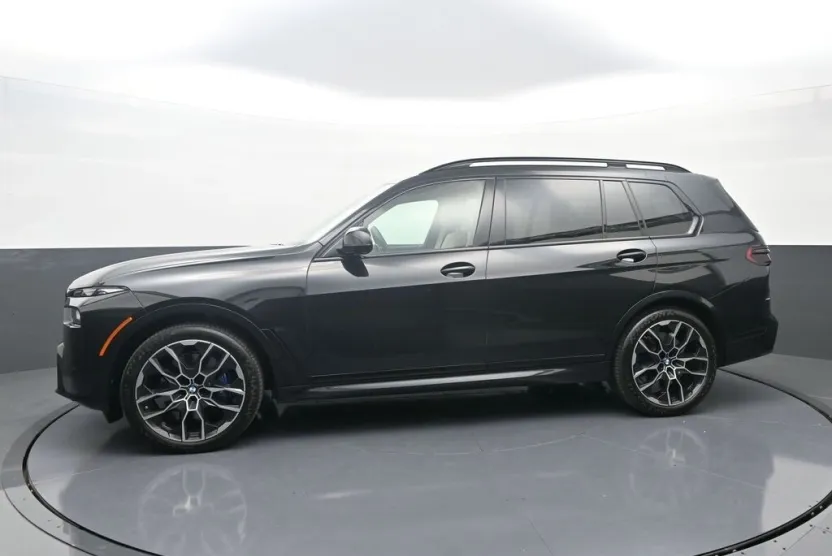 2025 Bmw X7 M60i photo 1