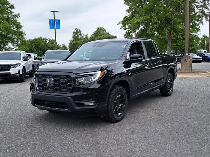 2025 Honda Ridgeline TrailSport photo 1