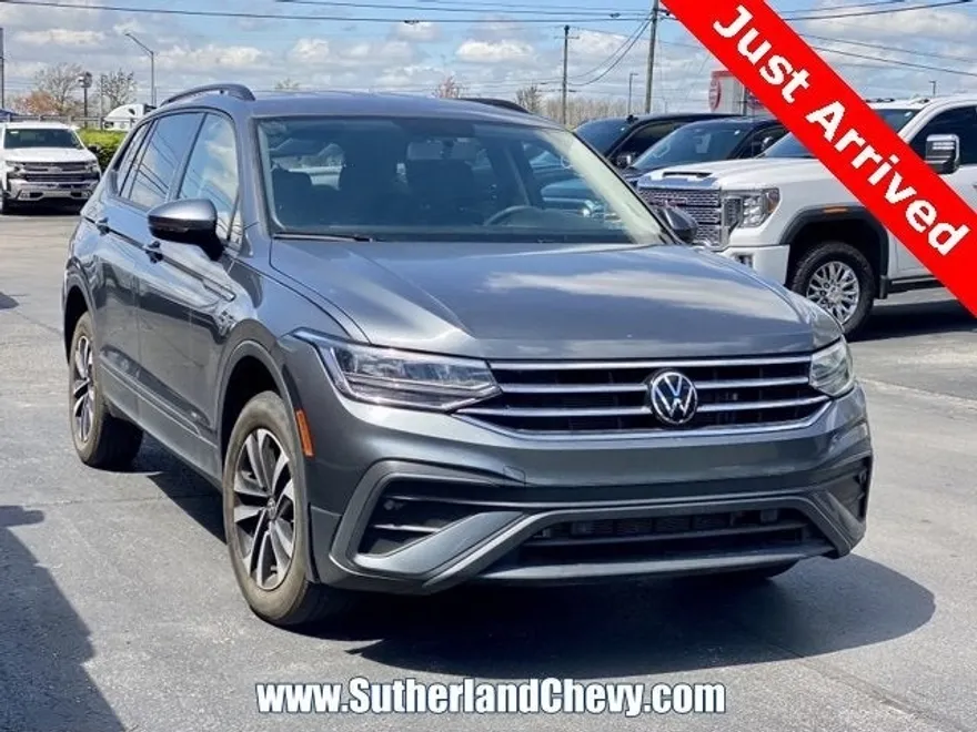 2022 Volkswagen Tiguan S photo 1