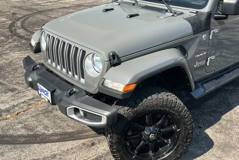 2021 Jeep Wrangler Unlimited Sahara photo 1