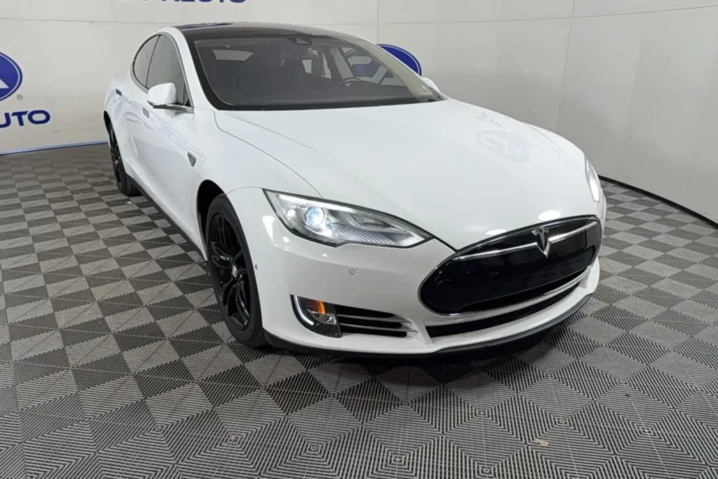 2014 Tesla Model S P85 photo 1