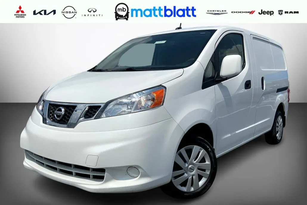 2020 Nissan NV200 SV photo 1