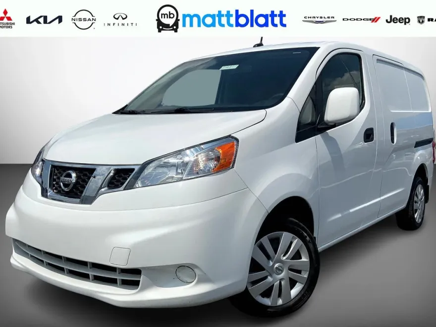 2020 Nissan NV200 SV photo 1