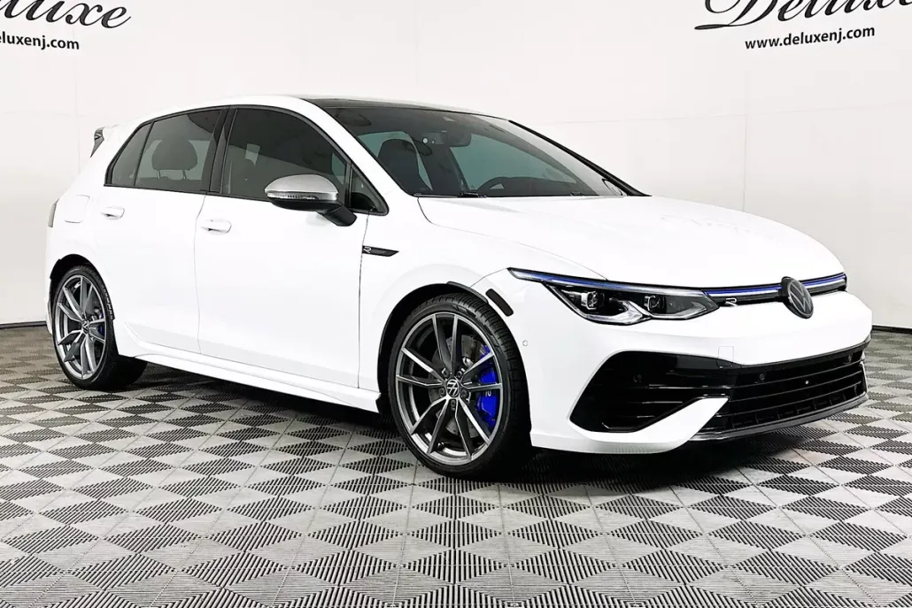 2024 Volkswagen Golf R TSI 4Motion photo 1