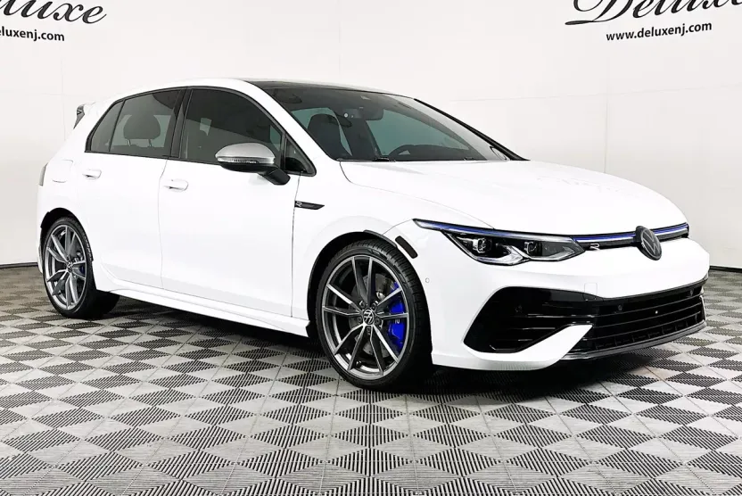 2024 Volkswagen Golf R TSI 4Motion photo 1