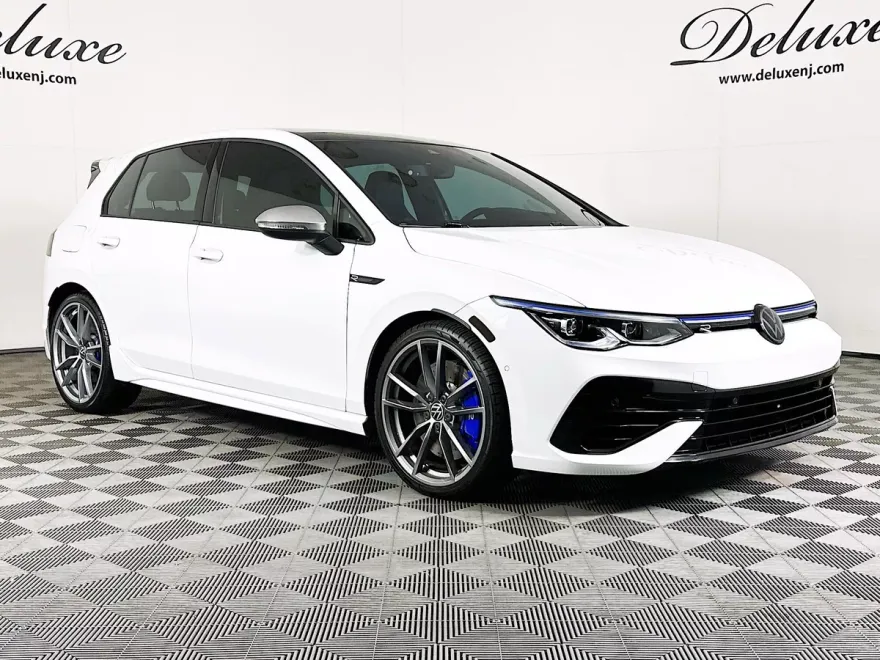 2024 Volkswagen Golf R TSI 4Motion photo 1