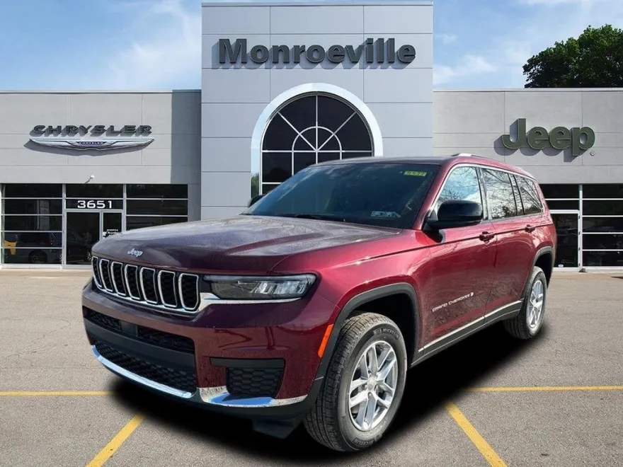 2025 Jeep Grand Cherokee Laredo photo 1