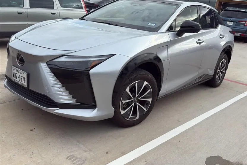 2024 Lexus RZ 300e Premium photo 1
