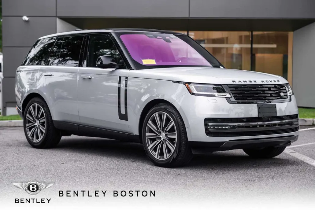 2023 Land Rover Range Rover SE photo 1