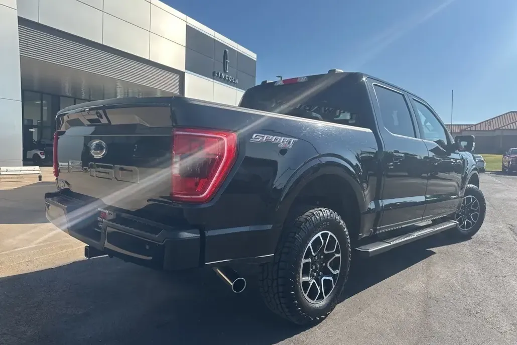 2023 Ford F-150 XLT photo 1